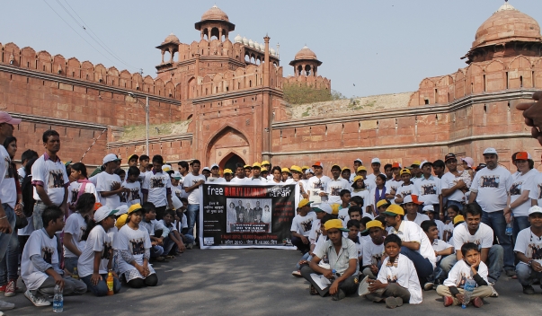 In New Delhi, campaigners from United4Iran, the Trans Asia Alliance and the Asian Center for Human Rights joined Baha'is in a peaceful march on Sunday 1 April across the city, calling for the release of Iran's jailed seven Baha'i leaders. Following the march, the group gathered at the city's famous Red Fort.