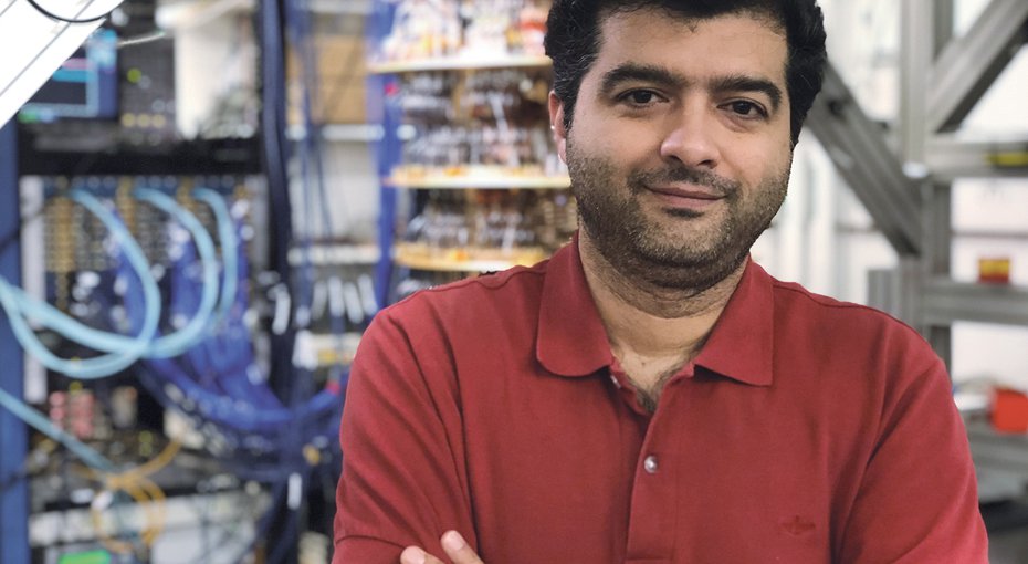 Pedram Roshan, an Iranian Baha'i, is part of a pioneering quantum computing project with the Google Artificial Intelligence Quantum team.