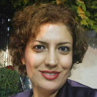 In the past few days, Nazanin Nikouseresht, a freshman at the Literature and Human Sciences Department of Shiraz University, was expelled and kept from continuing her education, after two and a half months as an English Literature student.